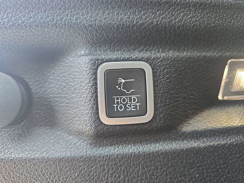 Certified 2023 Jeep Grand Cherokee Altitude AWD/4WD image 15