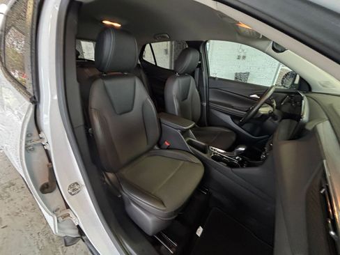 Used 2025 Buick Encore GX Preferred image 35