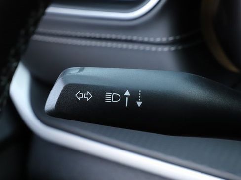 New 2025 Jeep Grand Cherokee Altitude image 34