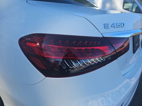 Certified 2022 Mercedes-Benz E 450 4MATIC Sedan image 36