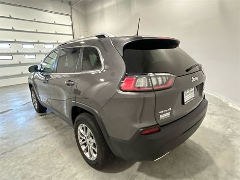 Used 2021 Jeep Cherokee Latitude Lux w/ Comfort/Convenience Group image 8
