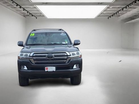 Used 2018 Toyota Land Cruiser w/ Preferred Accessory Package AWD/4WD image 9
