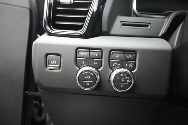 Used 2024 GMC Sierra 1500 AT4 w/ AT4 Preferred Package AWD/4WD image 17