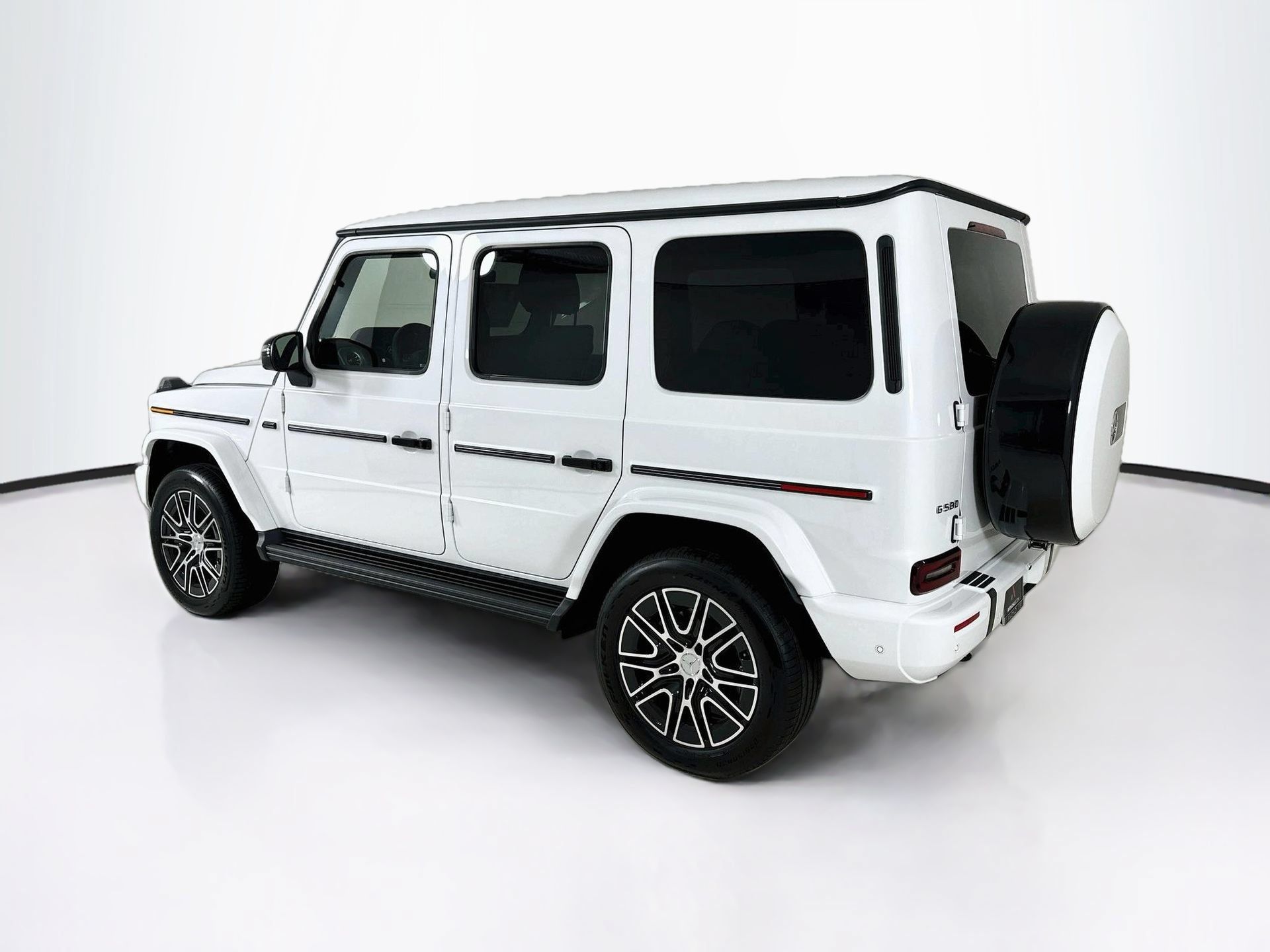 New 2027 Mercedes-Benz G 580 e image 6
