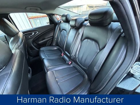 Used 2017 Chrysler 200 Limited Platinum image 17