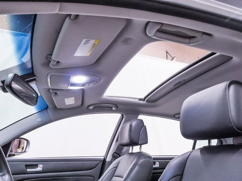 Used 2013 Hyundai Genesis 3.8 w/ Premium Pkg image 10