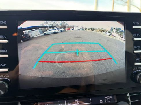 Used 2021 Toyota Sienna LE image 34