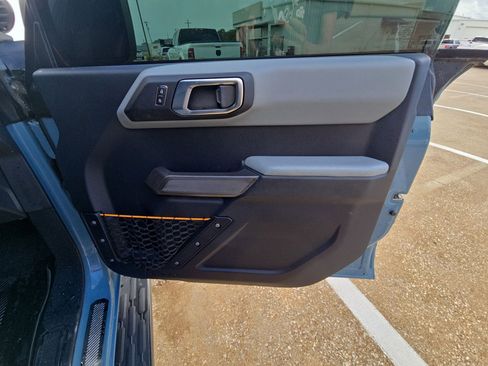 Used 2022 Ford Bronco Badlands image 19