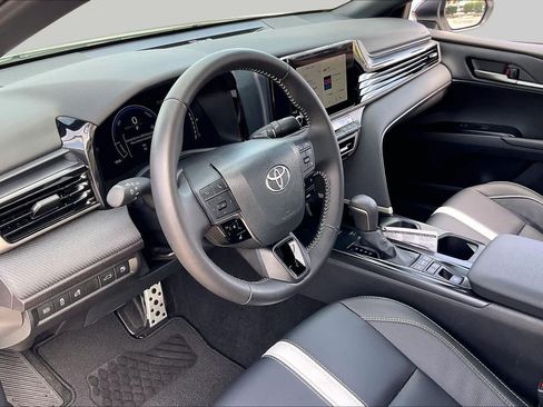 Used 2026 Toyota Camry Hybrid w/ Convenience Package FWD image 16