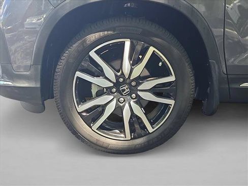 Used 2019 Honda Pilot Touring image 25