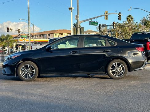 Used 2024 Kia Forte LXS image 2
