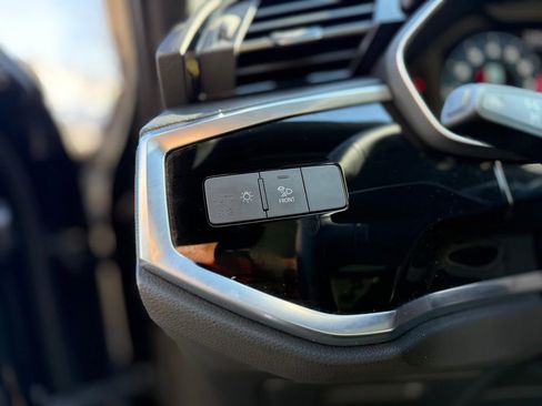 Used 2025 Audi Q3 2.0T Premium image 23