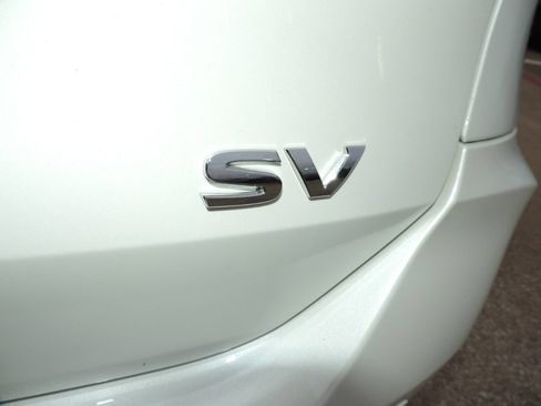 Used 2019 Nissan Rogue SV FWD image 19