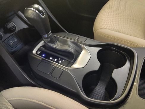 Used 2018 Hyundai Santa Fe SE FWD image 26