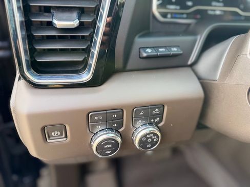 Used 2023 GMC Sierra 1500 Denali w/ Technology Package AWD/4WD image 15