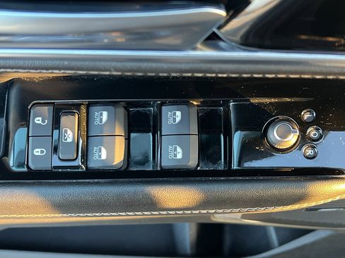 Used 2023 Jeep Wagoneer Series II w/ Convenience Group I image 13