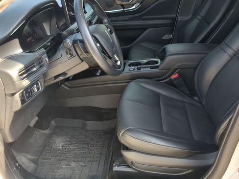 Used 2024 Lincoln Corsair Reserve image 11