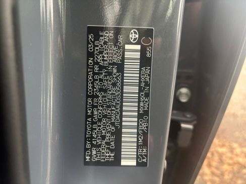 Used 2025 Toyota Prius LE image 24