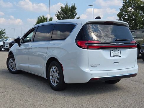 New 2026 Chrysler Pacifica Select FWD image 14