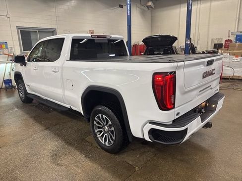 Used 2023 GMC Sierra 1500 AT4 w/ AT4 Preferred Package AWD/4WD image 4