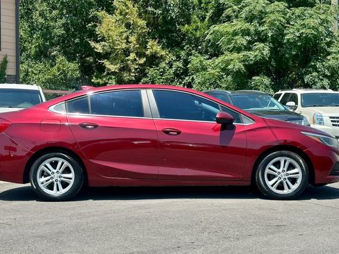 Used 2016 Chevrolet Cruze LT w/ Sun And Sound Package FWD image 2