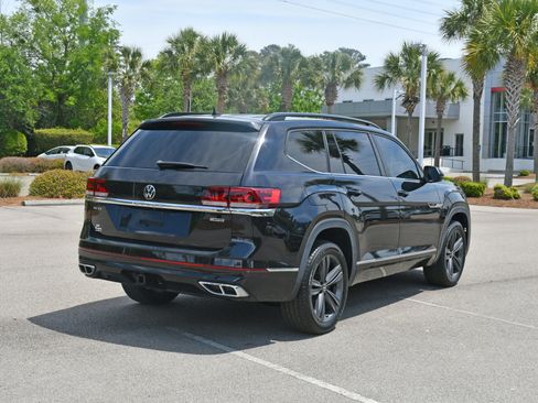 Used 2021 Volkswagen Atlas SE w/ Panoramic Sunroof Package AWD/4WD image 3