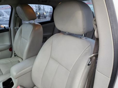 Used 2009 Chevrolet Impala LT image 13