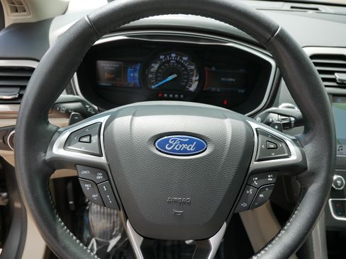 Used 2019 Ford Fusion SEL FWD image 25