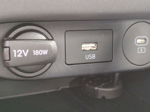 New 2025 Hyundai Elantra SEL image 23