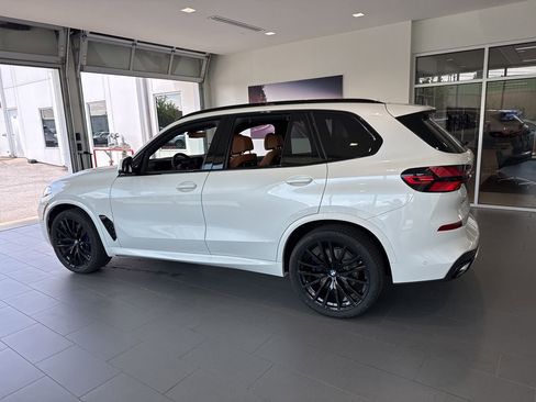 New 2026 BMW X5 xDrive40i w/ M Sport Package AWD/4WD image 5