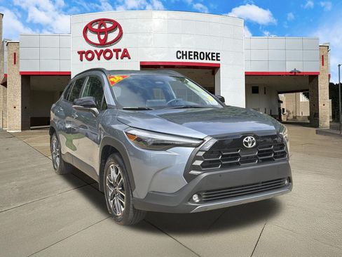 Used 2026 Toyota Corolla Cross XLE w/ Convenience Package AWD/4WD image 3