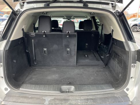 Used 2022 Nissan Pathfinder SV image 14