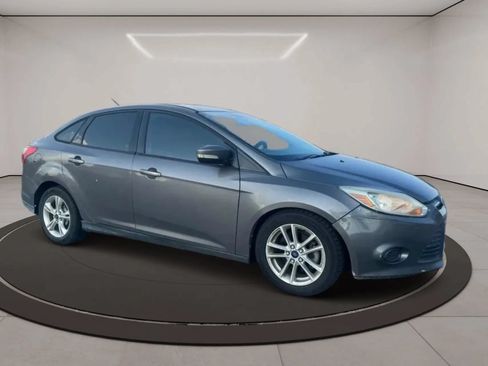 Used 2013 Ford Focus SE FWD image 4