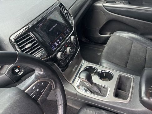 Used 2020 Jeep Grand Cherokee Altitude AWD/4WD image 21