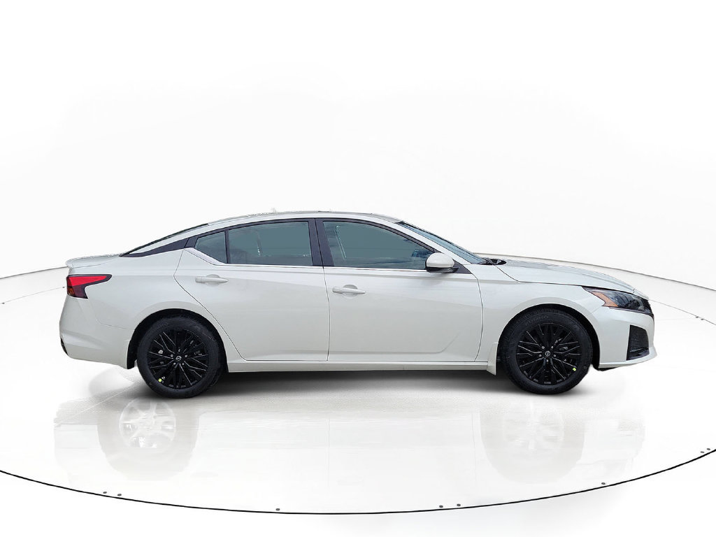 New 2026 Nissan Altima 2.5 SV FWD image 5