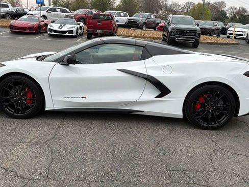 Used 2025 Chevrolet Corvette Stingray Convertible image 9