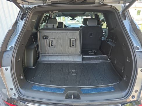 Used 2024 Buick Enclave Essence w/ Experience Buick Package FWD image 36