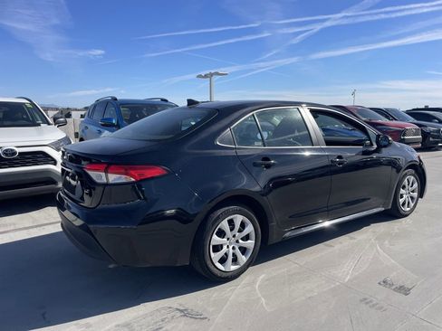 Used 2024 Toyota Corolla LE image 2