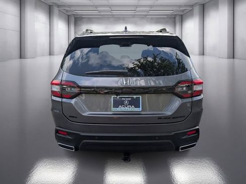 Used 2025 Honda Pilot Black Edition image 6