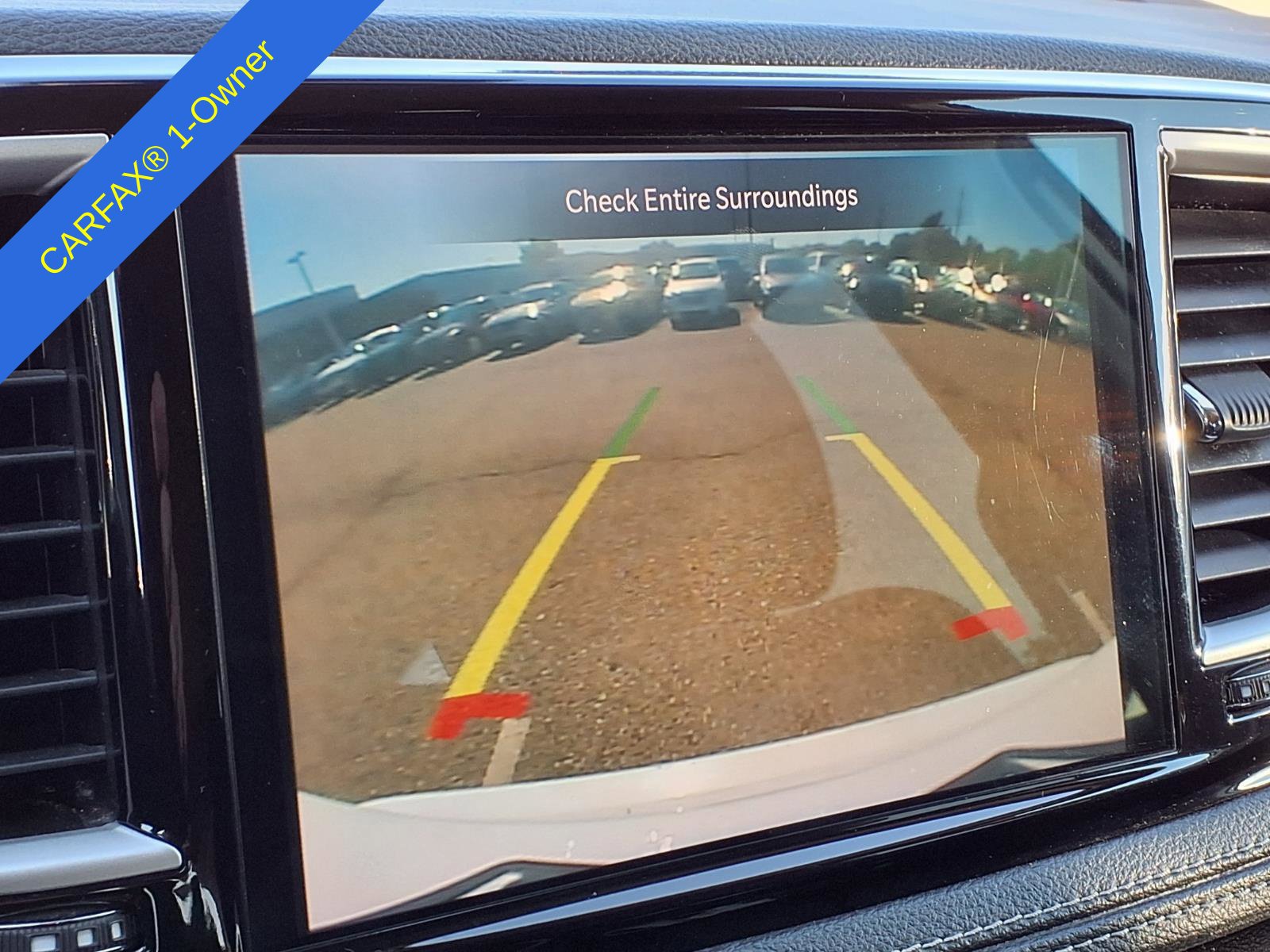 Used 2024 Chrysler Pacifica Limited FWD image 25