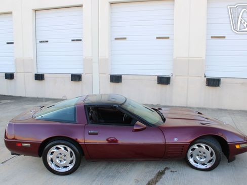 Used 1993 Chevrolet Corvette Coupe RWD image 15