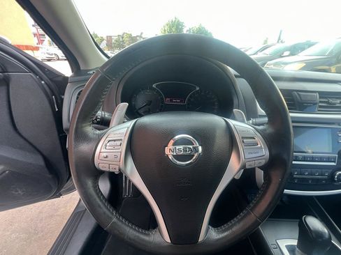 Used 2017 Nissan Altima 2.5 SR w/ Midnight Edition Package FWD image 17