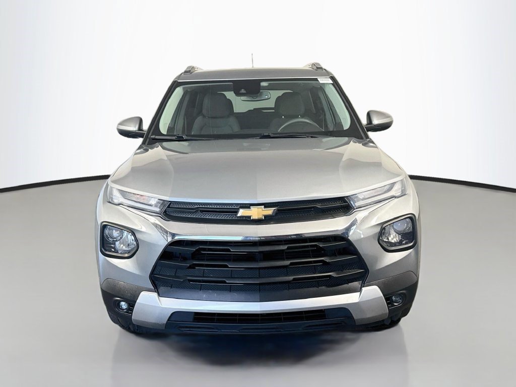 Used 2023 Chevrolet TrailBlazer LT w/ Convenience Package FWD image 2