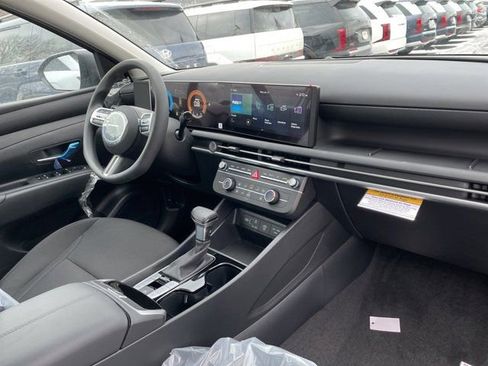 New 2026 Hyundai Tucson SE image 8
