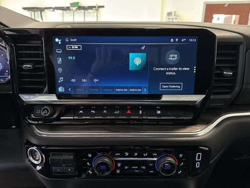 Used 2024 Chevrolet Silverado 1500 LTZ w/ LTZ Premium Package AWD/4WD image 19