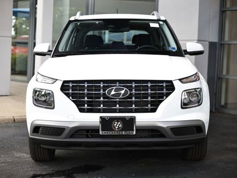 Certified 2025 Hyundai Venue SEL FWD image 12