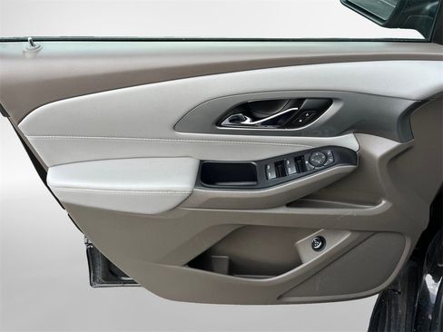 Used 2021 Chevrolet Traverse LT w/ LPO, Cargo Package image 17