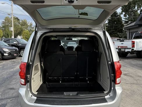 Used 2012 Dodge Grand Caravan SE image 6
