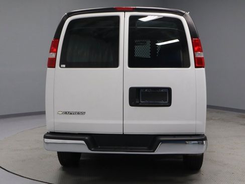 Used 2024 Chevrolet Express 2500 w/ Driver Convenience Package image 7