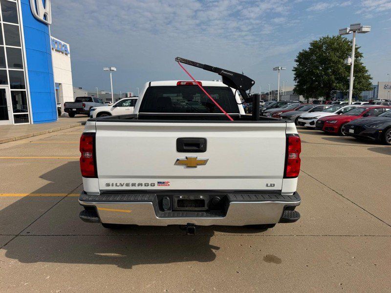 Used 2019 Chevrolet Silverado 1500 LT AWD/4WD image 3